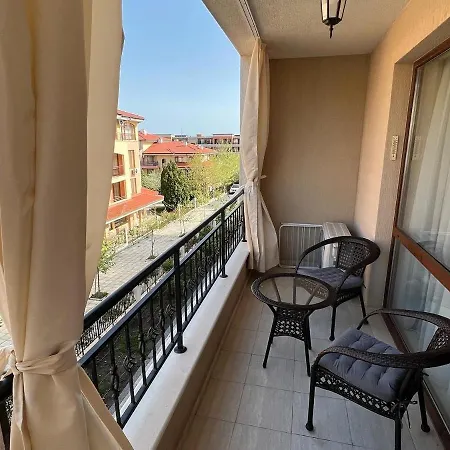 Sea Dreams F17 Apartment *